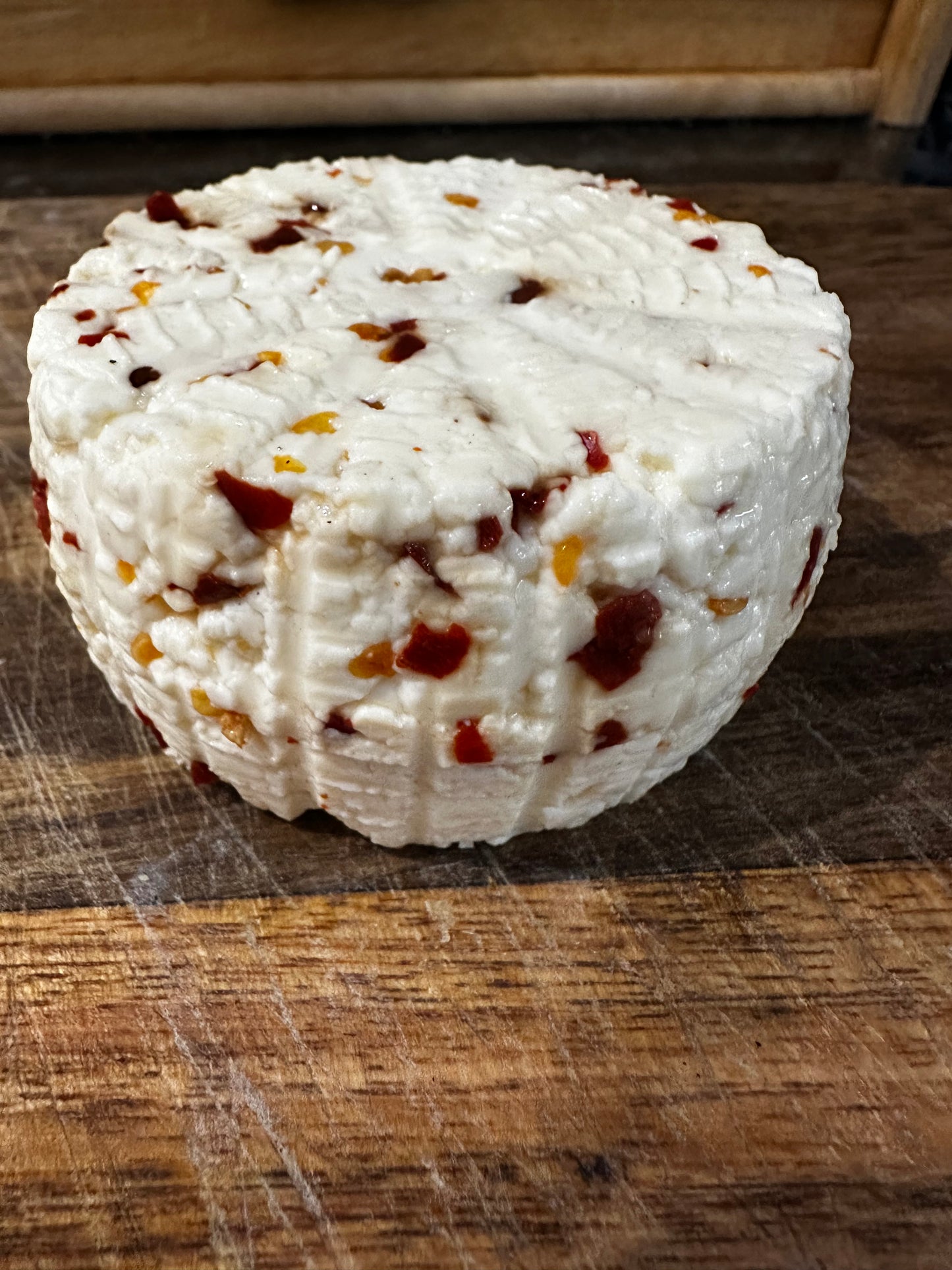 Rennet cheese with chilli